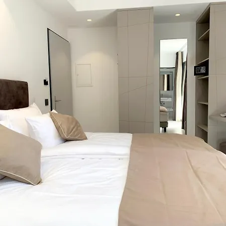 Bellavista Hotel *